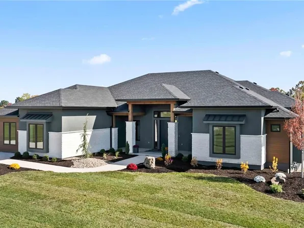 19103 Bella Terra Rd, Pleasant Hill, MO 64080