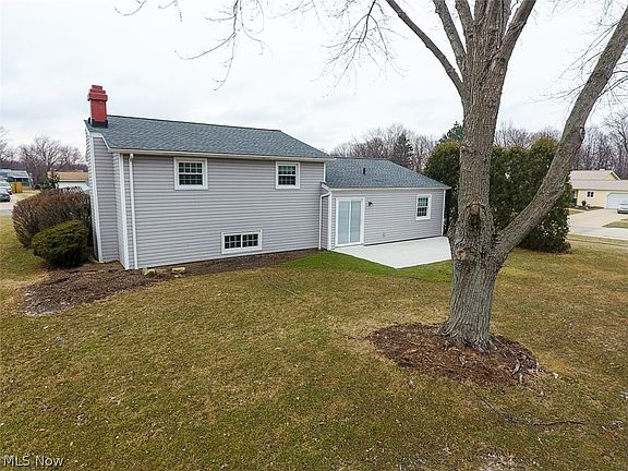 2nd image of 20275 Applewood Ln
