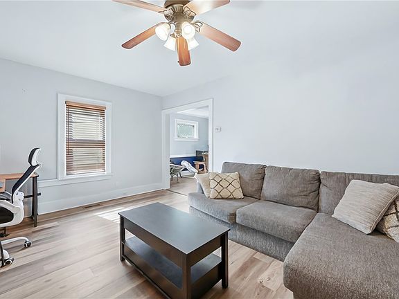 4th image of 1032 Griswold St