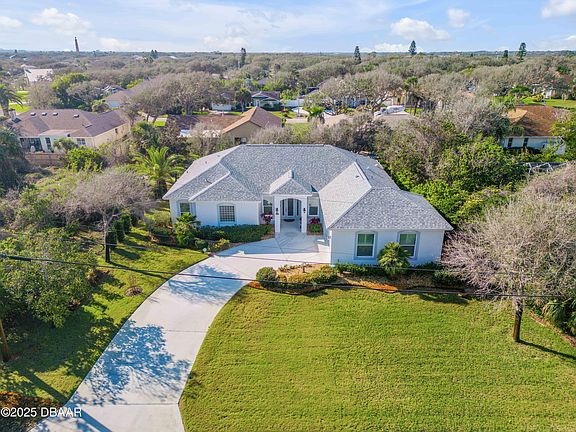 3rd image of 65 Calumet Ave