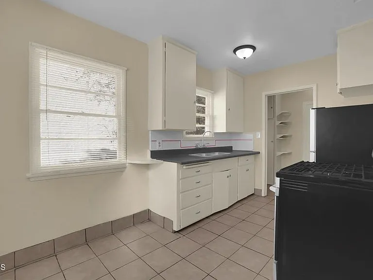 438 S Fremont Ave #A — Photo 3