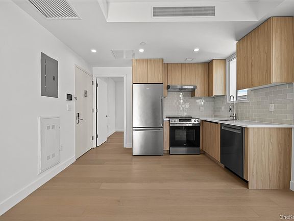 4th image of 150-02 Northern Boulevard #3A