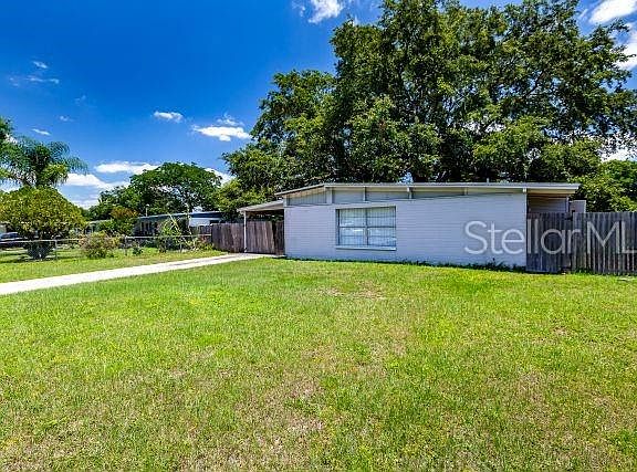 3rd image of 1416 Longwood Loop