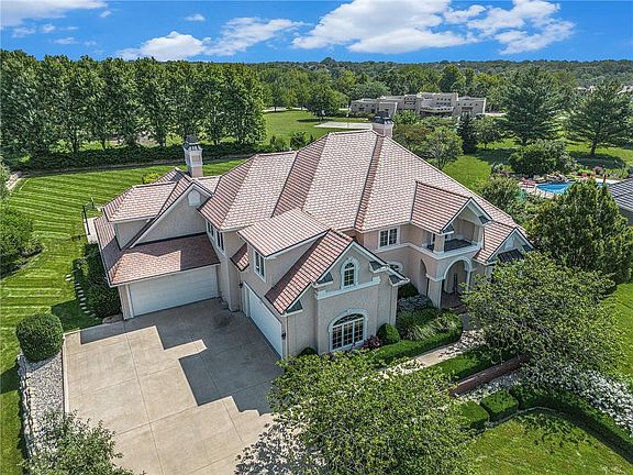 2nd image of 1727 Lake Alvamar Dr