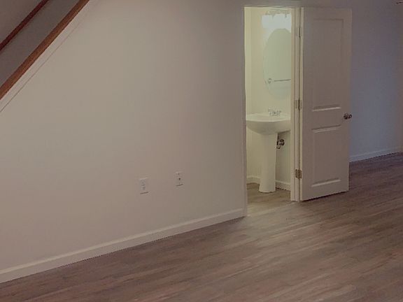 2nd image of 8021 Laketowne Ct