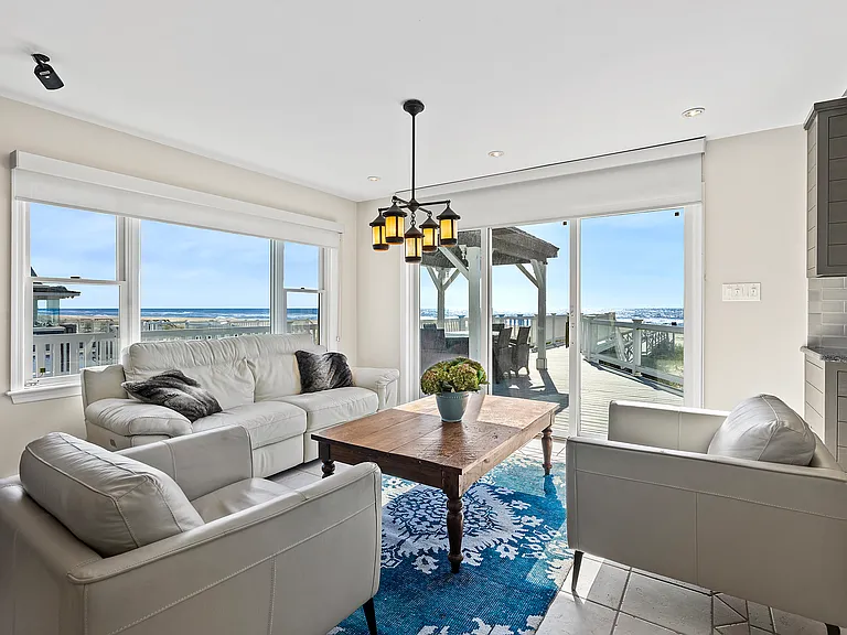 695 Dune Rd — Photo 8