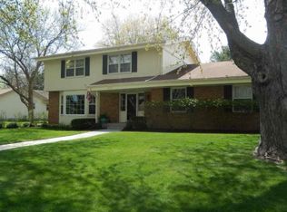 928 Brae Burn Ln, Rockford, IL 61107