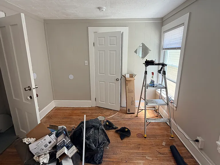 202 Hallock Ave — Photo 8