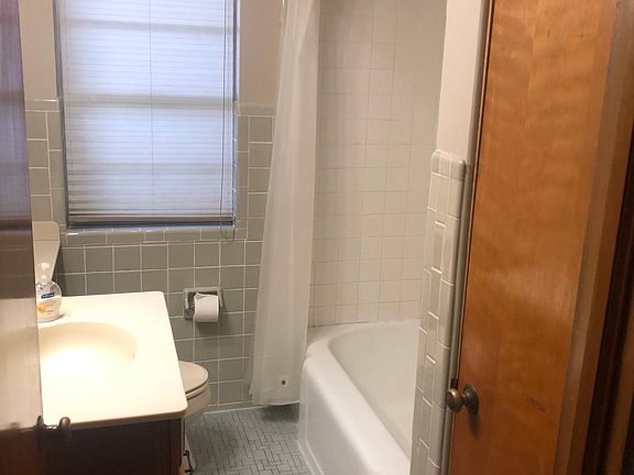 4th image of 438 E Pokagon St