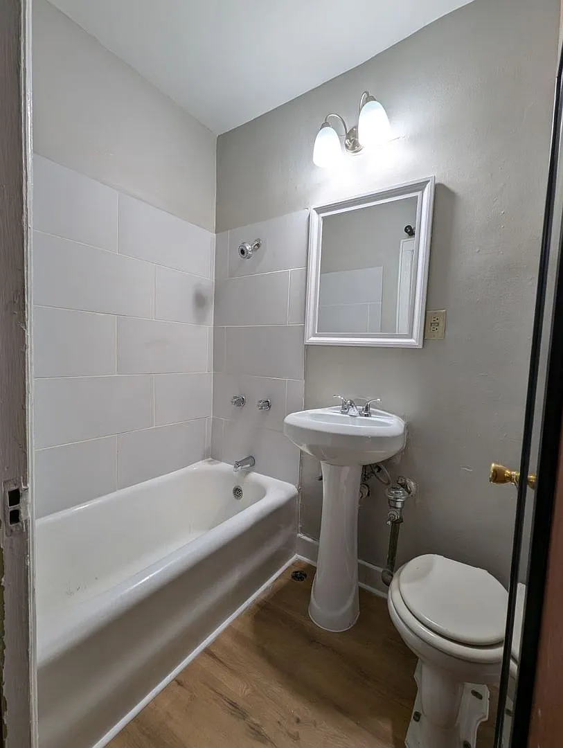 1521 N. Franklin Place — Photo 4
