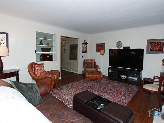 5th image of 3010 Hardale Blvd