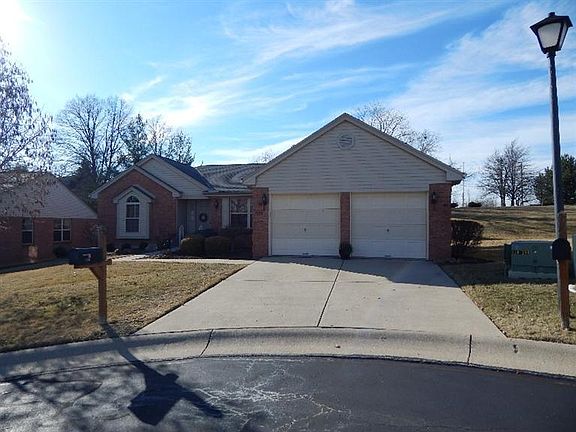 3rd image of 5377 Meadow Estate Dr