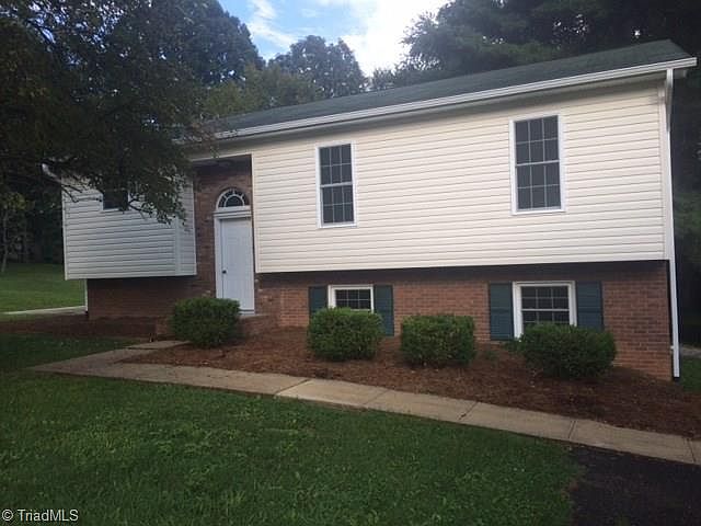 1st image of 279 Herring St