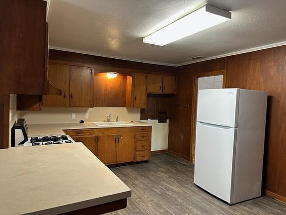 4th image of 602 E Lake Dr #A