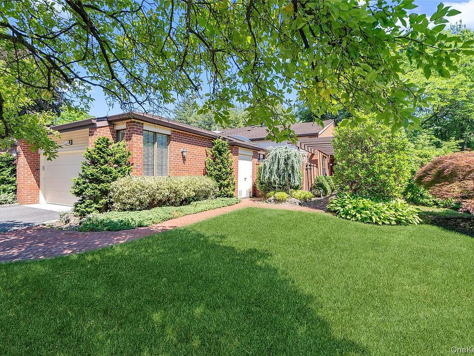 1st image of 265 Sparrow Drive #265