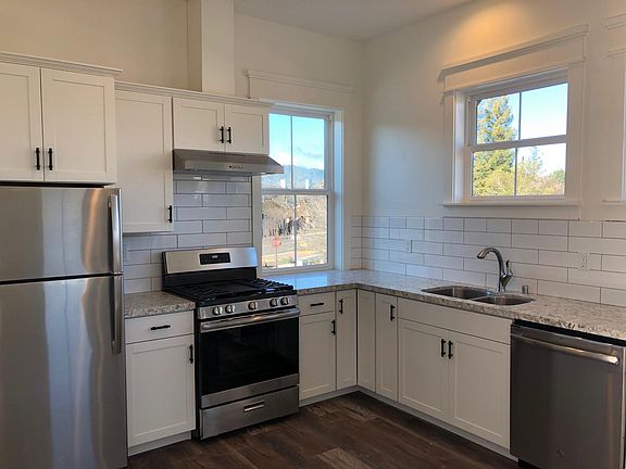 3rd image of 2080 Humboldt St #A