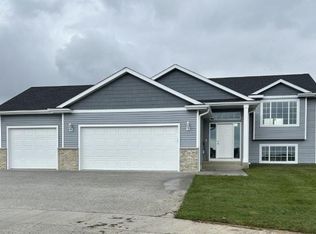 610 10th St NW, Kasson, MN 55944