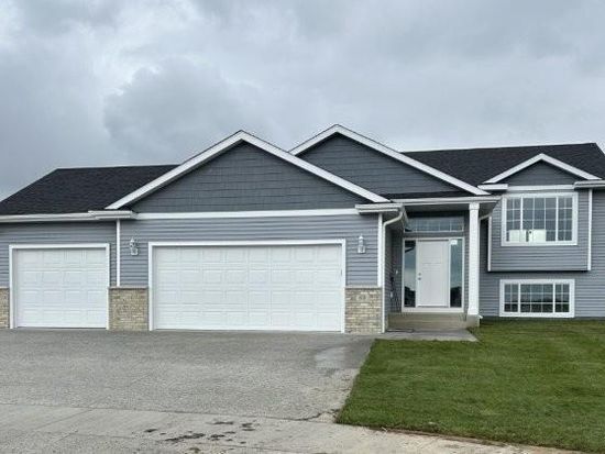 610 10th St NW, Kasson, MN 55944