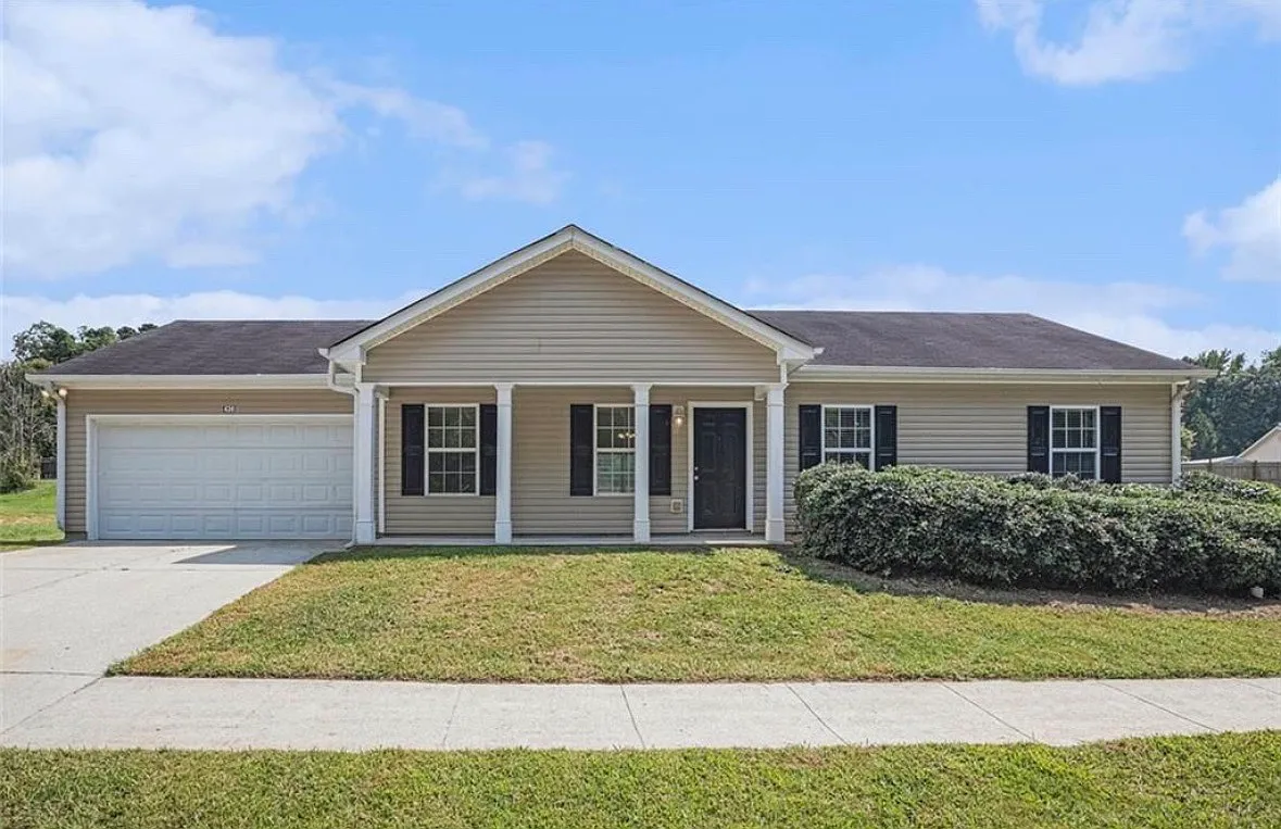 3 bed, 1316 sqft, $1,875 — Photo 1