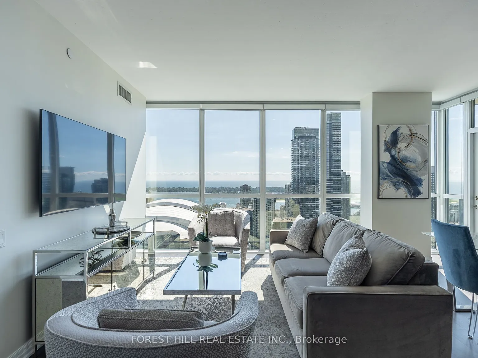 3 bed, $5,600 — Photo 2