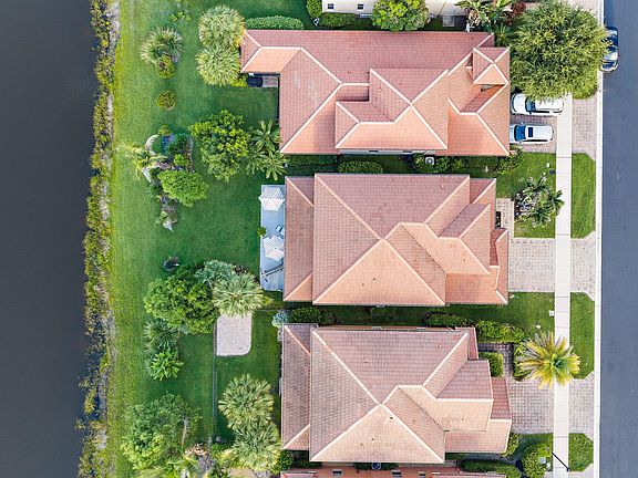 4th image of 7835 SE Heritage Boulevard