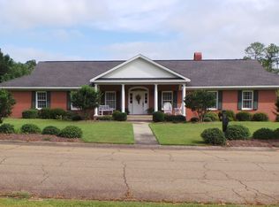 105 Colony Ln, Hattiesburg, MS 39402