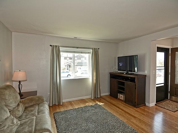 3rd image of 6405 35th St NE
