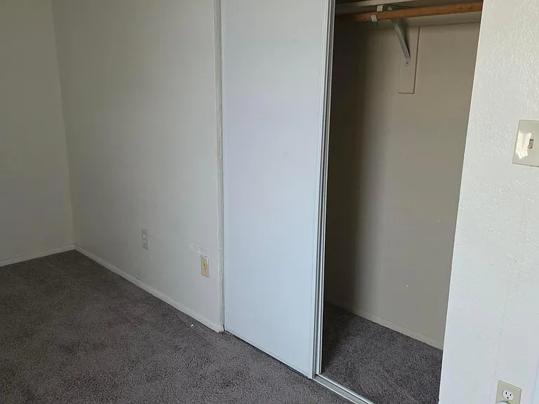 504 N Roosevelt Ave — Photo 8