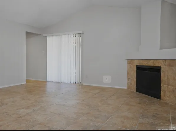 10009 Apache Vlg, San Antonio, TX 78245