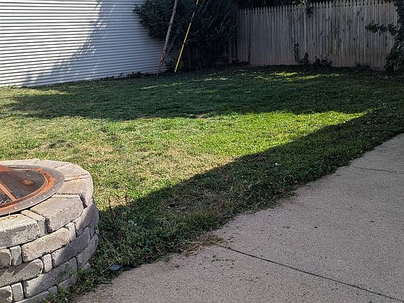 3rd image of 213 Virginia St #1