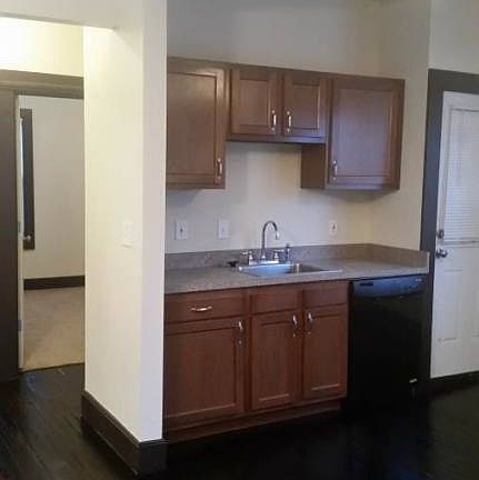 4th image of 5820 Bridge Ave #1