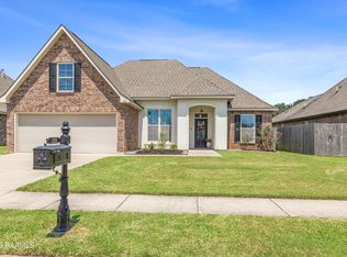 133 Raven Cliff Ln, Broussard, LA 70518