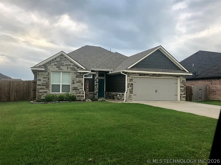 3409 Carriage Point Dr — Photo 1