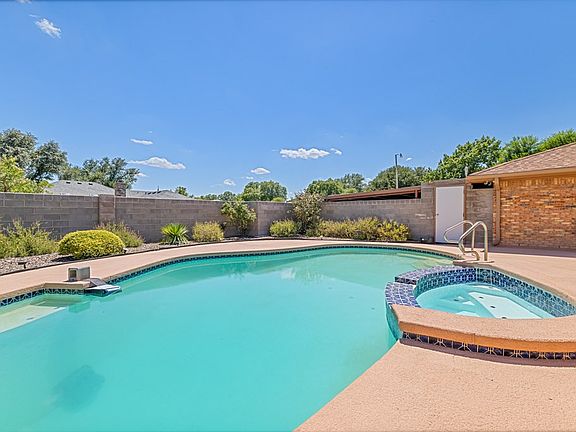 3rd image of 3337 Grandview Dr