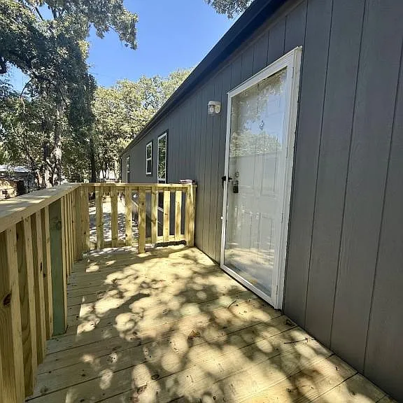 1808 Sheila Dr — Photo 10