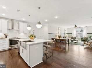 3700 Havertill Ln Unit 201, Woodbridge, VA 22193