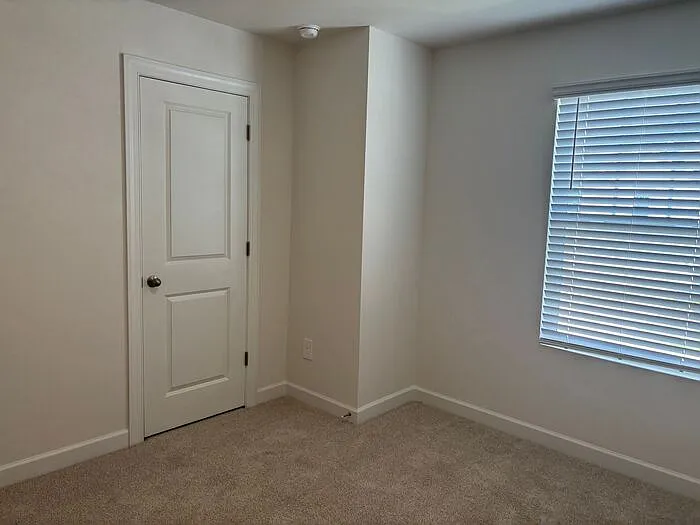 424 Luna Ln — Photo 30