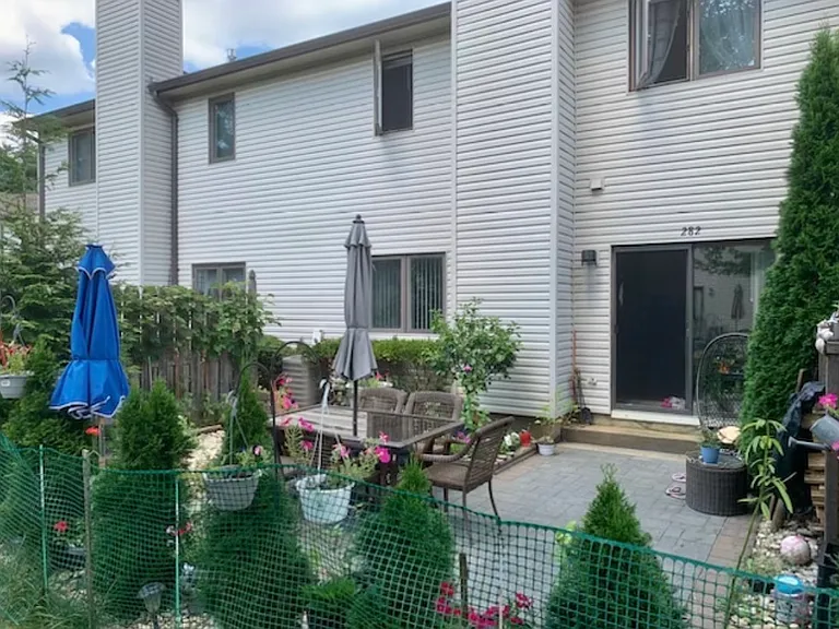282 Plum Dr — Photo 4