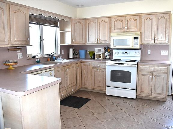 5th image of 52755 Soundview Avenue
