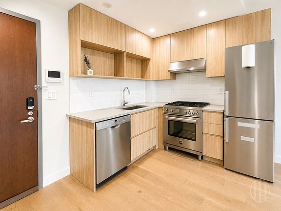 4th image of 14-33 31st Ave #4D