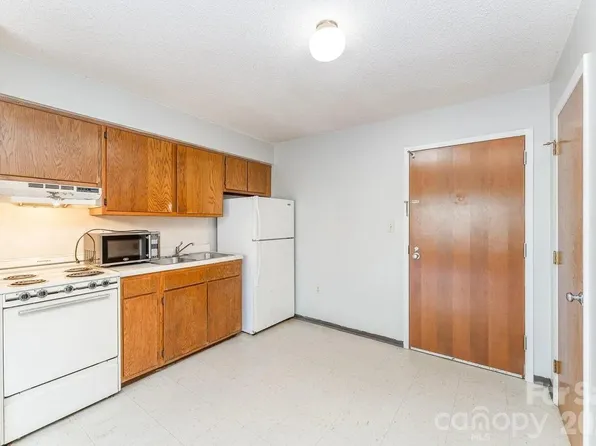 4700 Westgrove St APT 216, Raleigh, NC 27606