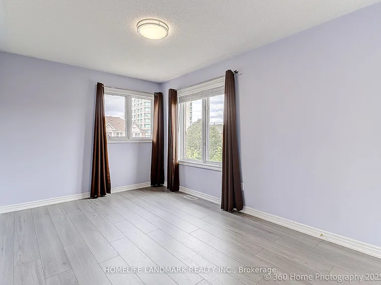 189 Leitchcroft Cres #UPPER — Photo 35