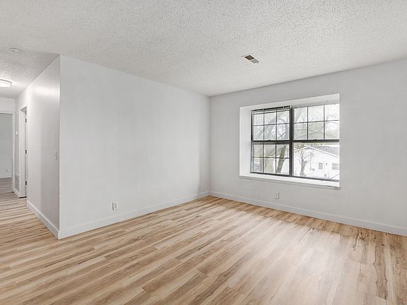 5th image of 1221 S Park Ave #15