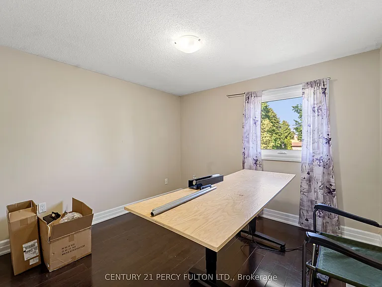 55 Chalmers Cres — Photo 18