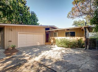 18730 53rd Ave NE, Lake Forest Park, WA 98155