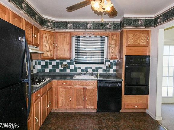 5th image of 9913 Williamsburg Dr