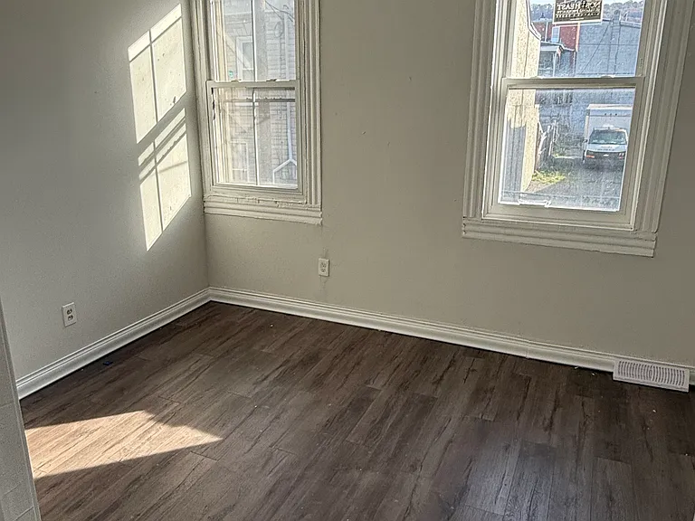 338 Cedar St — Photo 3