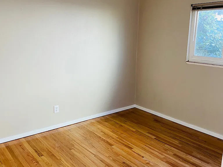 1226 Taylor Ave N #1 — Photo 6