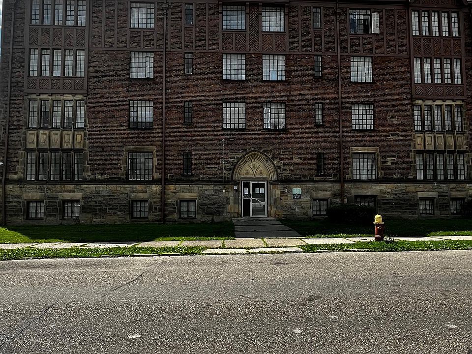 1st image of 731 Covington Dr APT 206