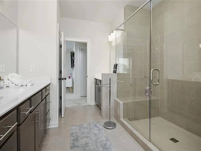 2048 Holtz Ln — Photo 22